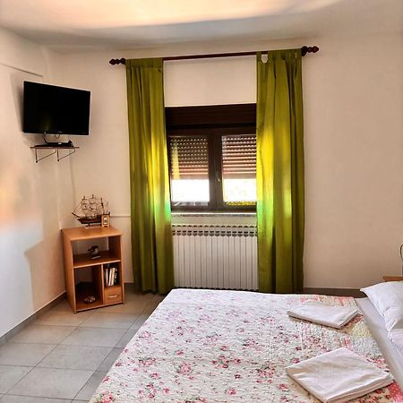 Ruza I Natalija Apartment Karlobag Luaran gambar