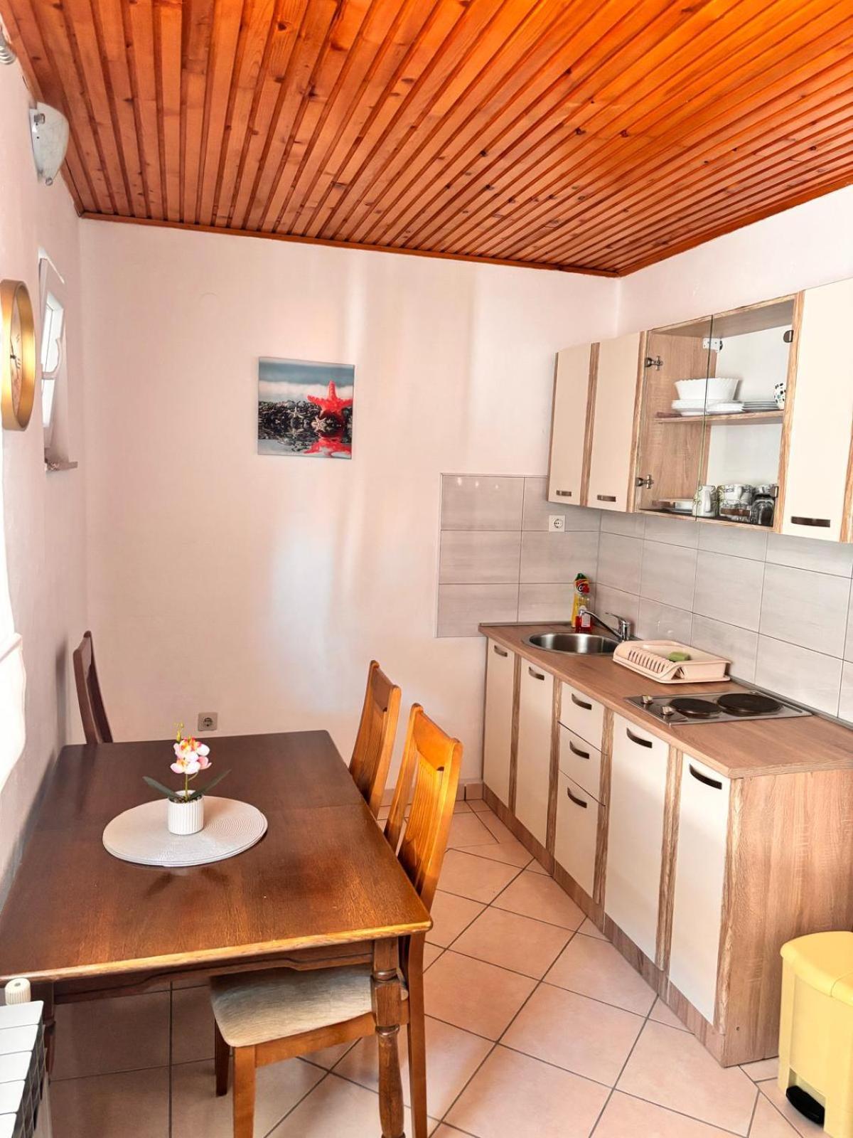 Ruza I Natalija Apartment Karlobag Bilik gambar