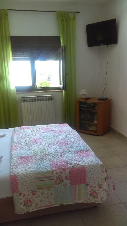 Ruza I Natalija Apartment Karlobag Luaran gambar